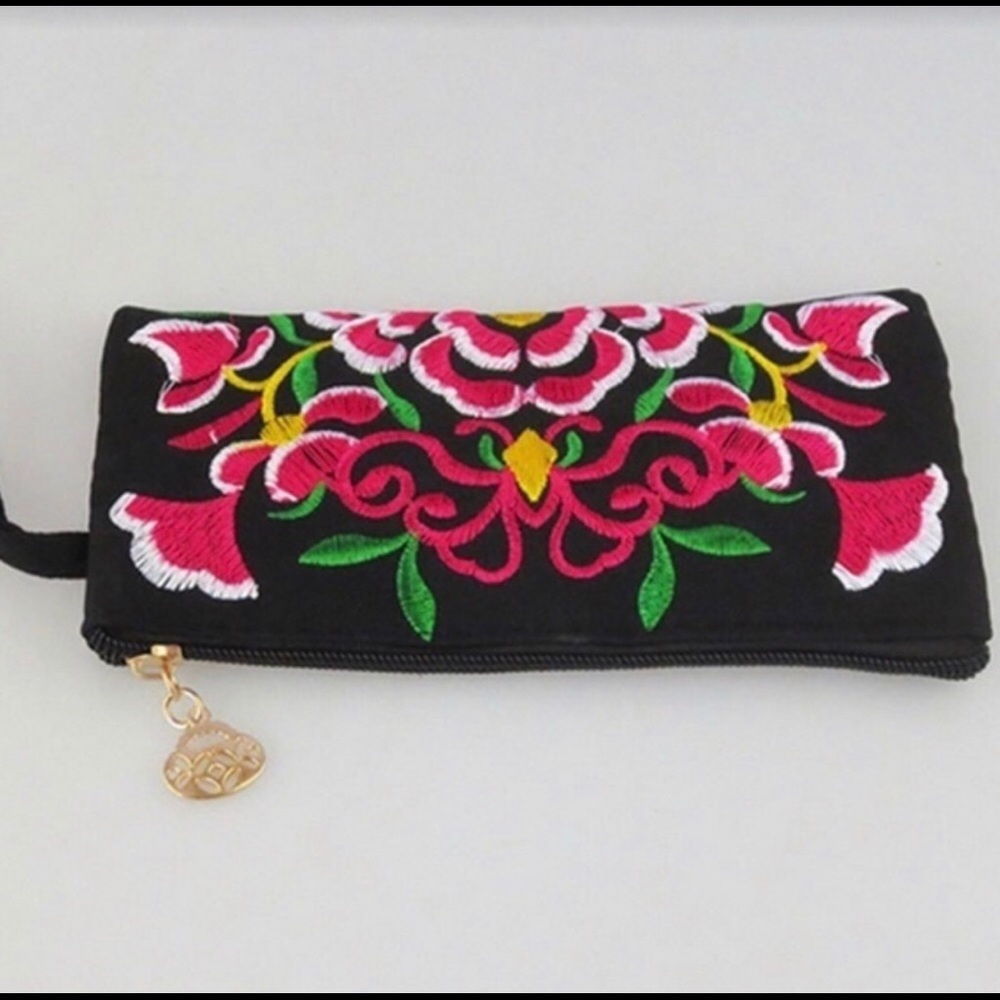 Embroidered boho clutch ππ - Picture 2 of 2